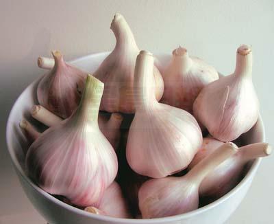 大蒜再好五類人也要慎吃：這樣吃傷肝