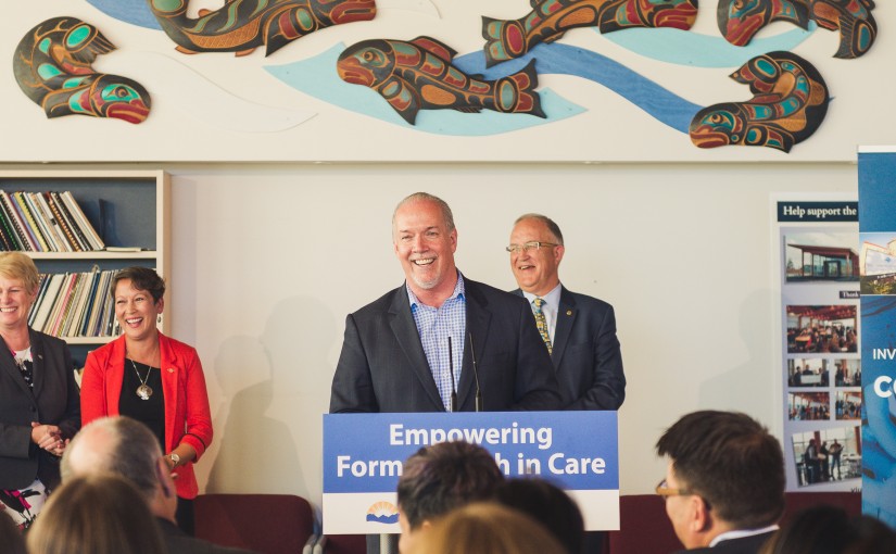 卑詩省長賀謹宣布，省府擴大為寄養家庭青少年免除學費