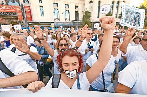 西班牙首相︰或用憲法權阻加泰獨立
