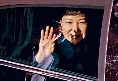 朴槿惠：因為一個人的背叛 我的名譽和生活都毀了