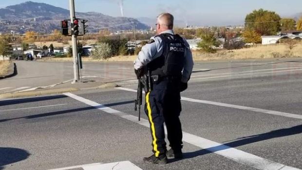 卑卑詩省甘碌市警方已擒獲一名持械狂徒