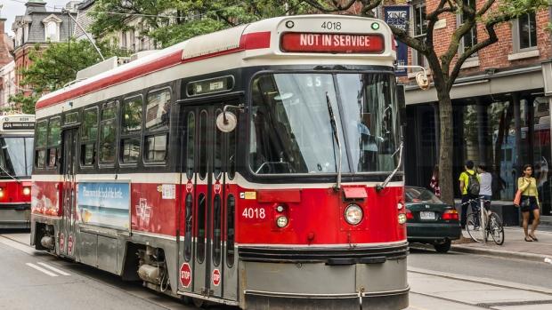 皇后街501號街車本年度第二次因施工改變軌道