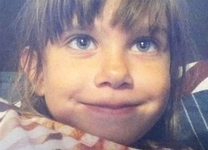 殺7歲女童割尸 15歲女抱公仔拒答辯判終身