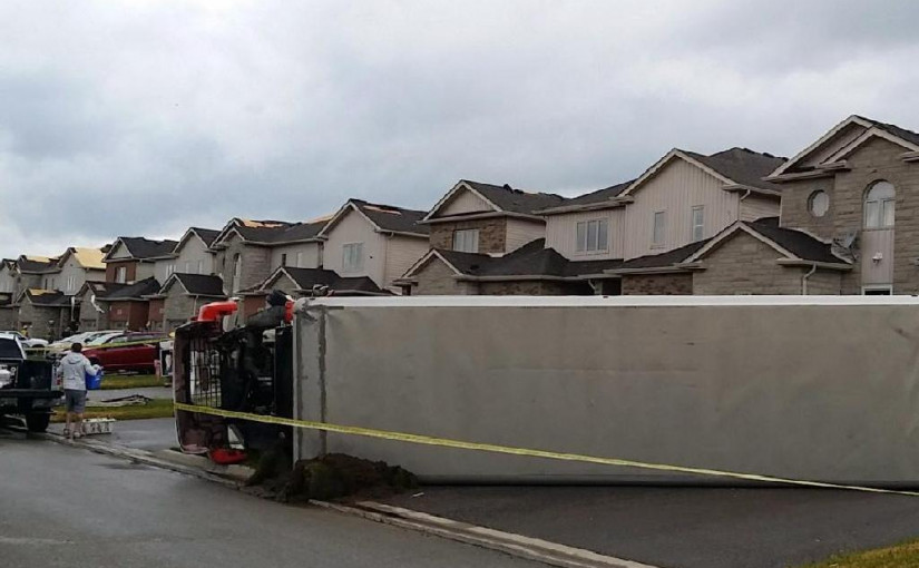 省警401公路截查不安全貨車