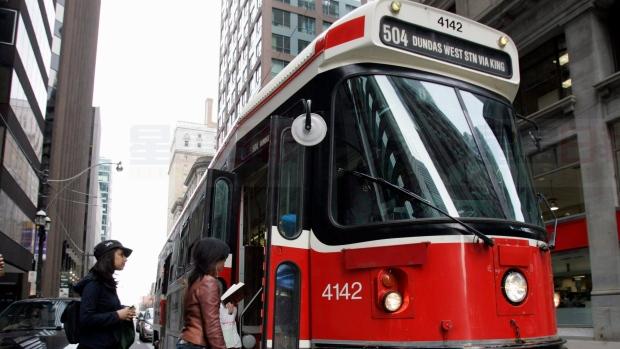 TTC說了 暫時別想在多倫多看到雙層巴士了
