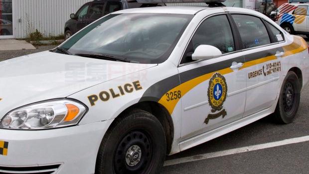 男子開車載4個孩子 瘋狂連撞3車