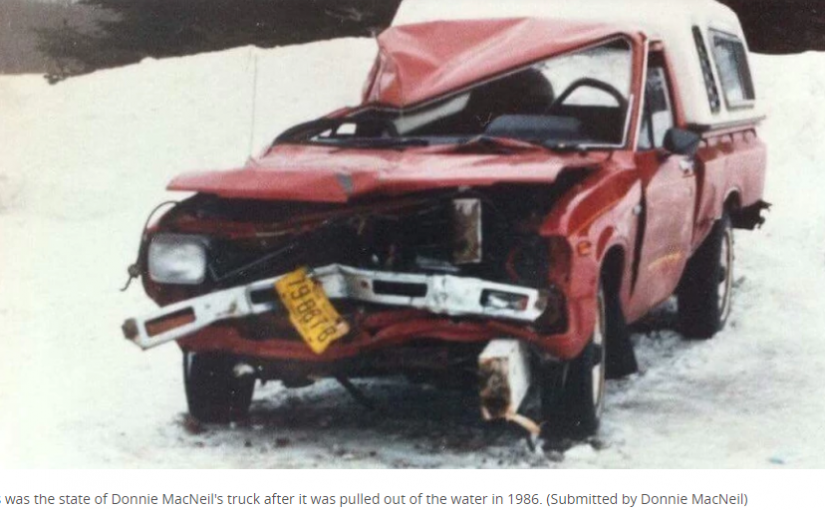 男子冬天車翻河堤幸獲救 30年后終找到恩人