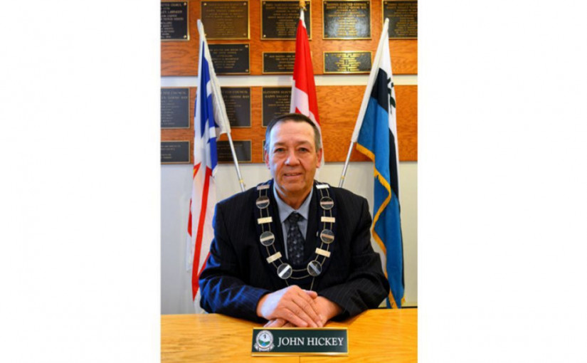 拉布拉多省一鎮長獨自打獵時面部中槍