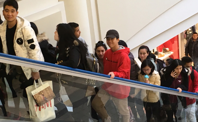 節禮日大溫各商場人潮洶湧