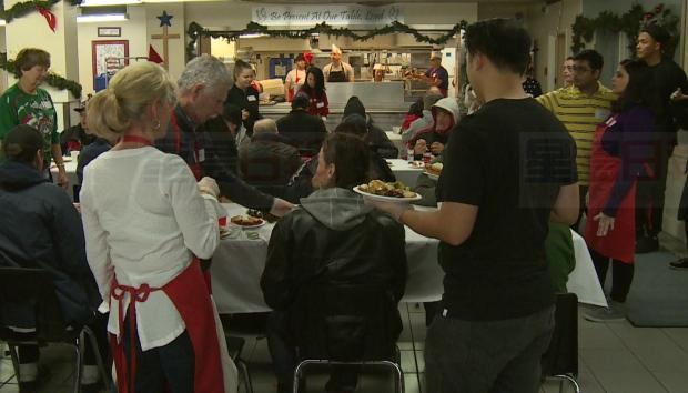 溫哥華救世軍派發1000份免費聖誕晚餐