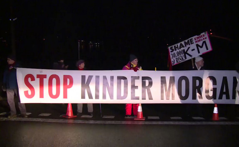 卑詩省本拿比市有反對輸油管擴建人士阻塞道路