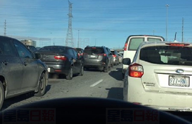 404/407高速交界處今晨車禍 堵車超過25分鐘