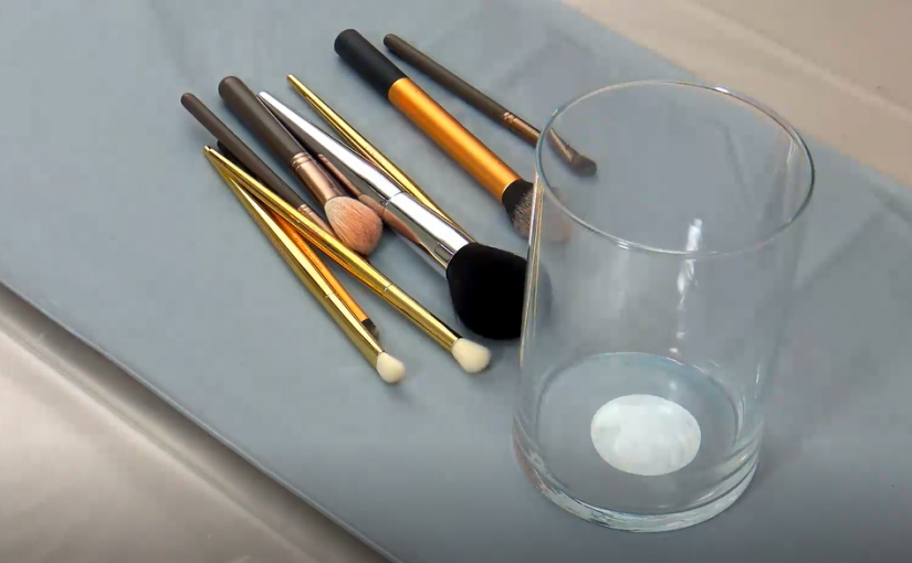 化妝刷太多不用怕！教你小妙法完美收納！