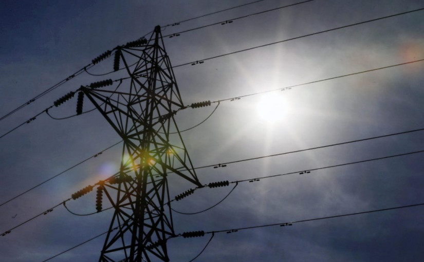 電線杆起火 萬錦部分地區數百戶停電！