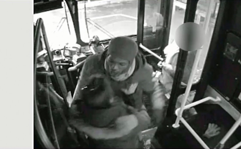 視頻：士嘉堡巴士站發生惡性襲擊 警方尋找疑犯