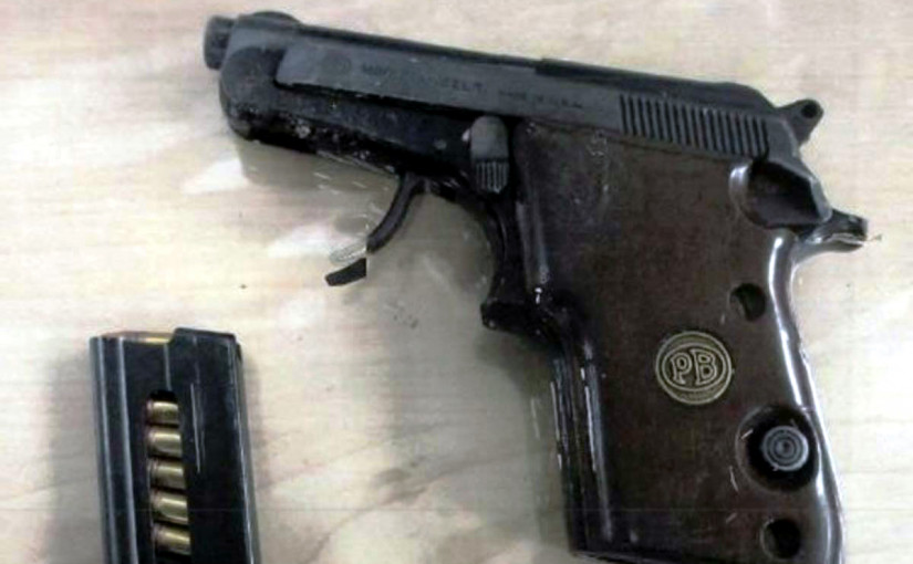 卑詩省素里市警方查車搜出半自動手槍