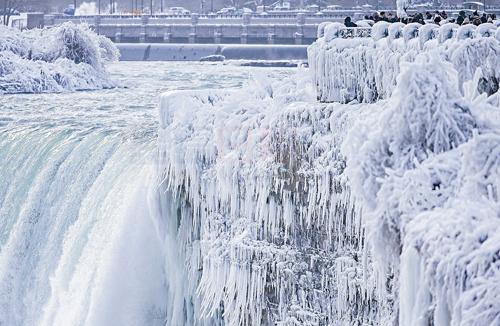 極寒天氣橫掃美國 暴雪致紐約高速公路封閉