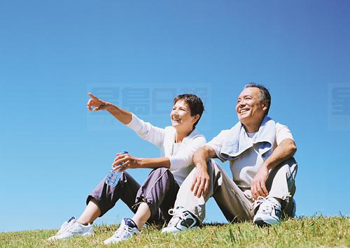 退休後要想過得好？加國人認為應提前存下这么多錢！