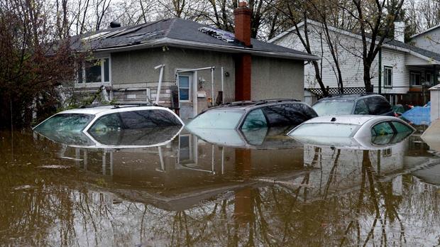 汽車誤入河流3歲男孩被沖走 恐生存機會渺茫！