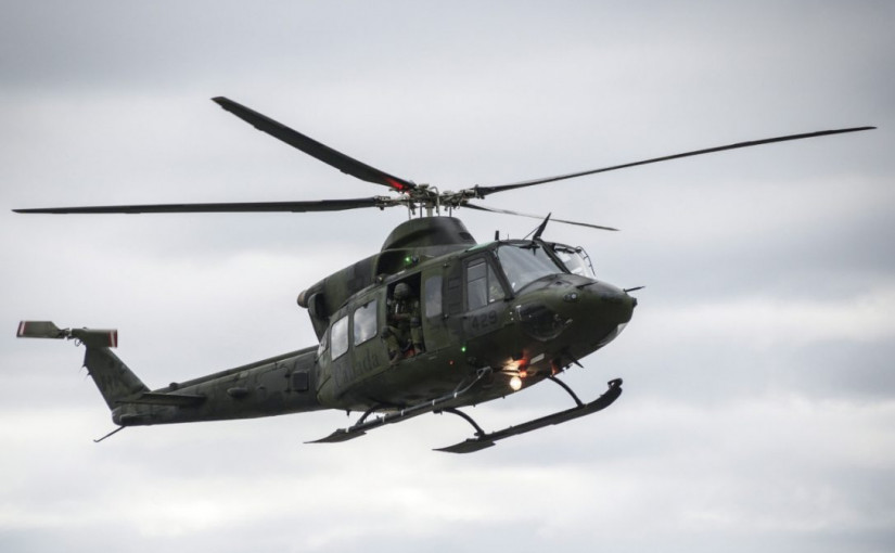 加拿大空軍佛州演戲誤投充氣閥砸壞居民屋頂