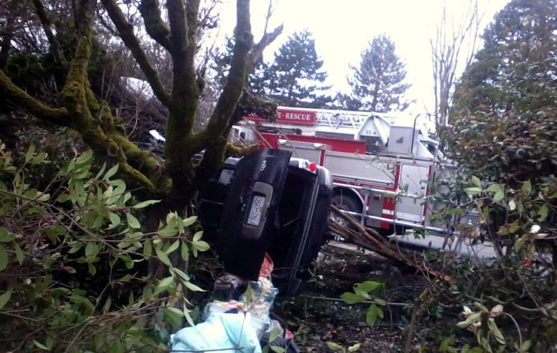 卑詩省一部汽車撞向一間古老大宅 無人受傷