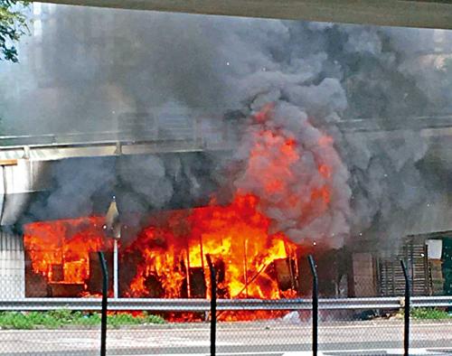 俄羅斯一家購物中心起火 至少12人喪生 69人失蹤