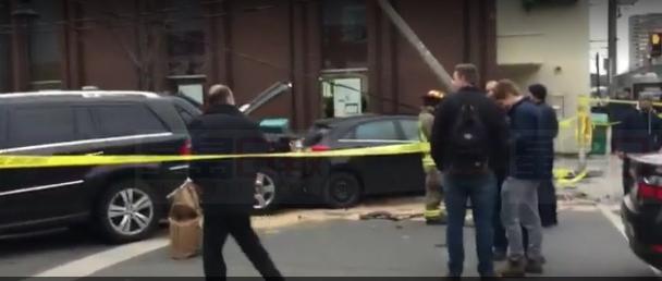 Parkdale多車相撞 三人受傷 交通受阻