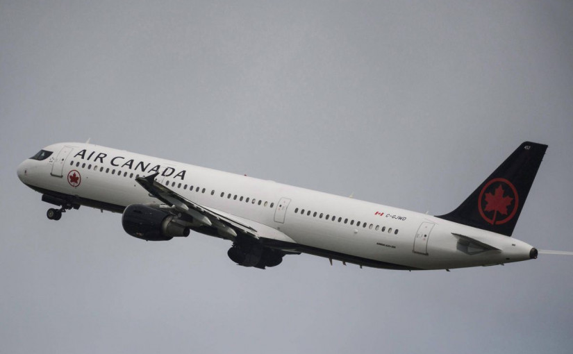 加航客機機艙內突冒濃煙！飛機緊急降落