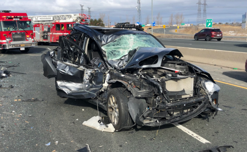 401高速密西沙加多車發生嚴重車禍！現場一片狼藉