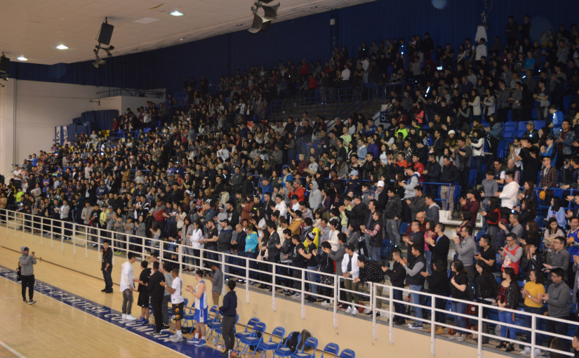 華裔籃球明星林書豪到卑詩大學 向數千球迷傳福音