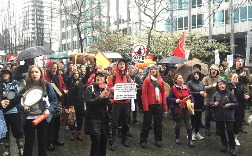 溫哥華市中心有抗議活動 不滿總理杜魯多批准橫山輸油管擴建