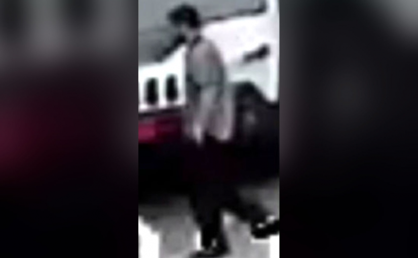 小心！此人隨機襲擊非常危險 目前在逃