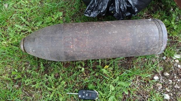 安省倫敦居民竟在家中發現一戰時期炮彈！