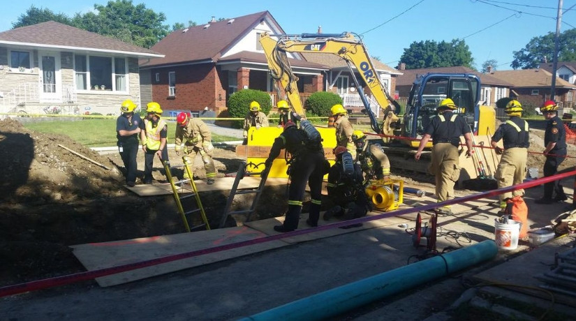 Oshawa工人被困鏟土機下兩小時 獲救後終因傷勢過重而死亡
