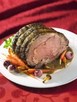 薩省長護中心給老人提供用洗手劑調製的烤肉