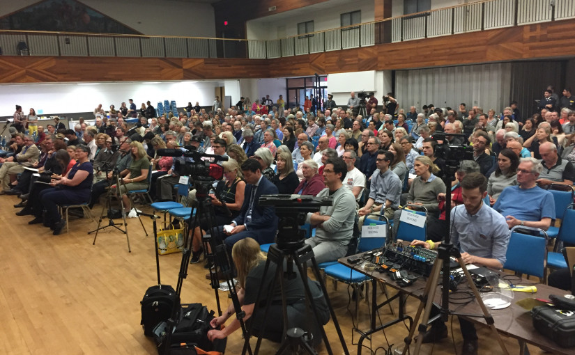 卑詩省律政廳長尹大衛遭質疑「學校稅」政策