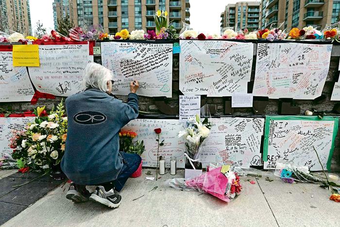 本週日，多市政府將舉行儀式，撤去貨車撞人案紀念物