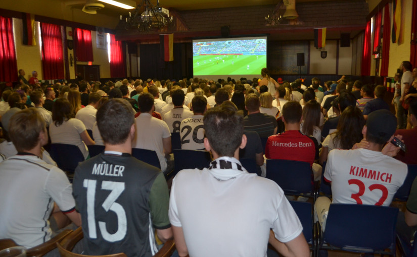 450球迷聚溫市德國酒吧看世界盃