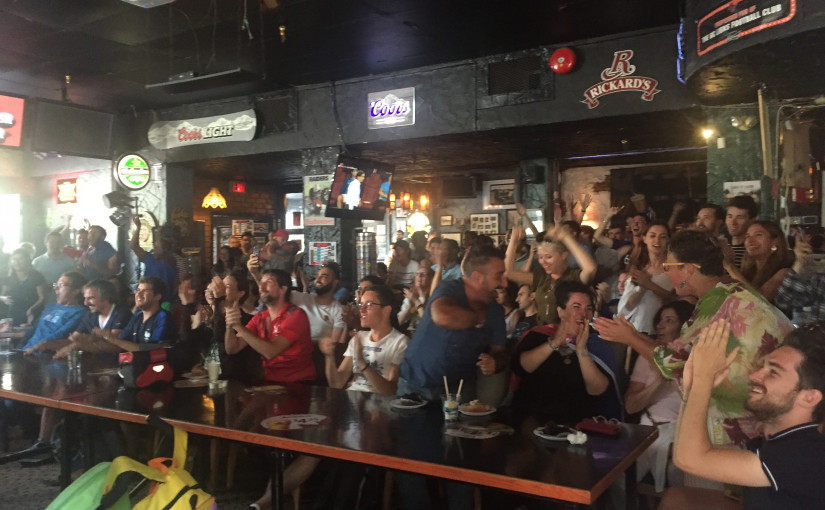 溫哥華的法國球迷慶祝國家隊奪世界盃