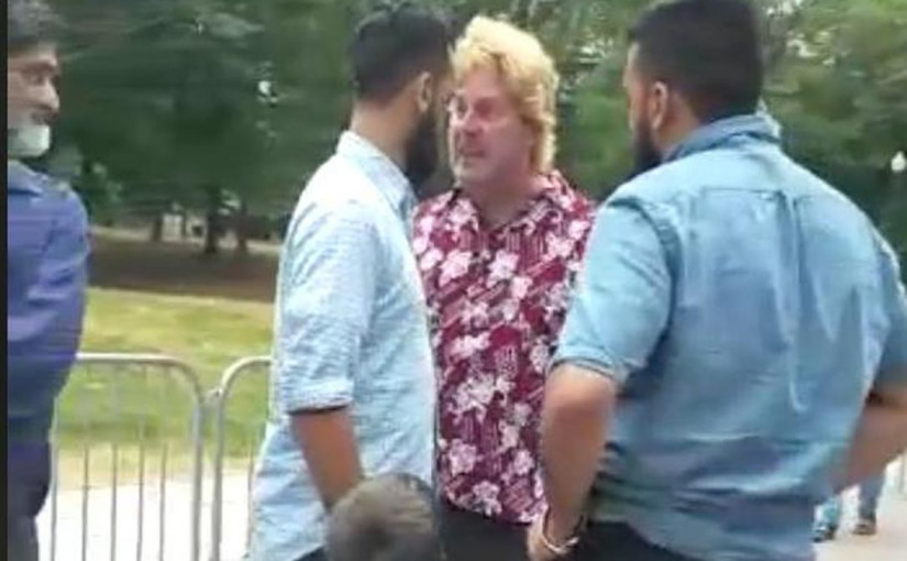 多倫多碼頭辱罵穆斯林的白人男子被捕控罪