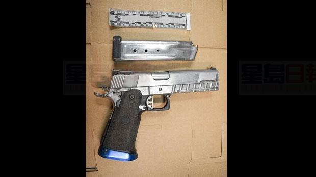 17歲男孩攜帶裝滿子彈的手槍乘坐TTC巴士