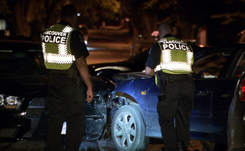 溫哥華西區一名少年駕車撞警車被捕