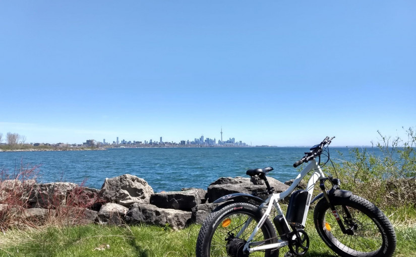 騎電單車游湖濱