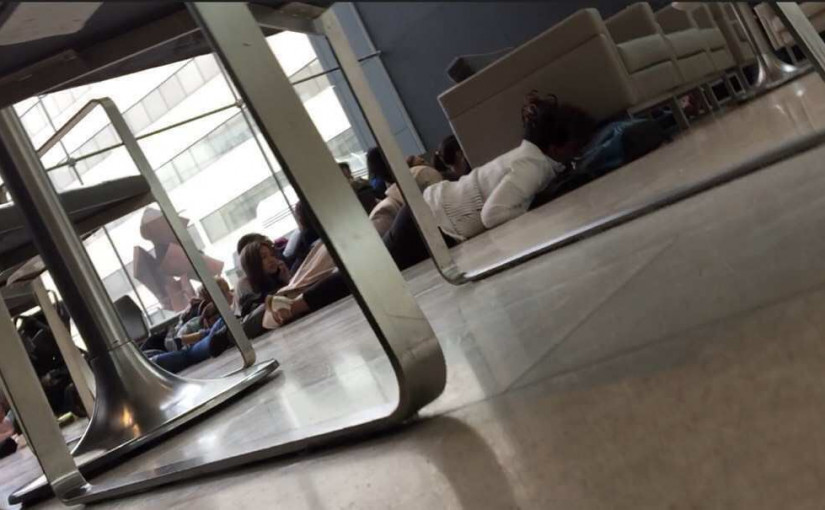 Yorkdale商場槍擊後續：有人被抬上擔架