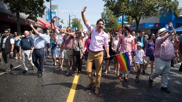 總理杜魯多出席溫哥華的同性戀自豪日巡遊