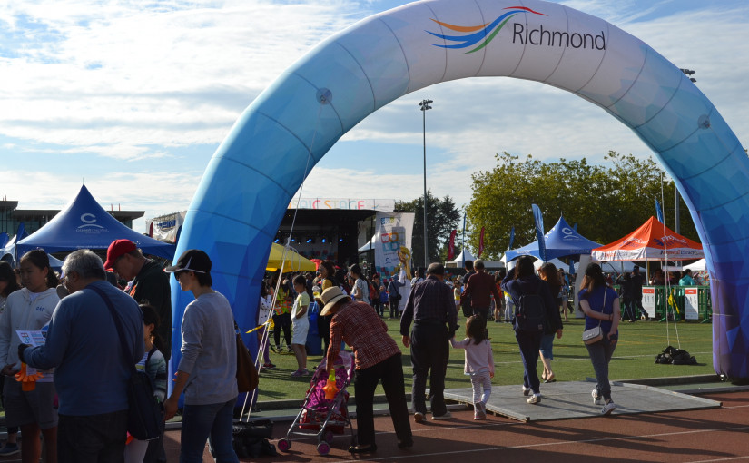 列治文世界節開鑼 估計5萬市民參加