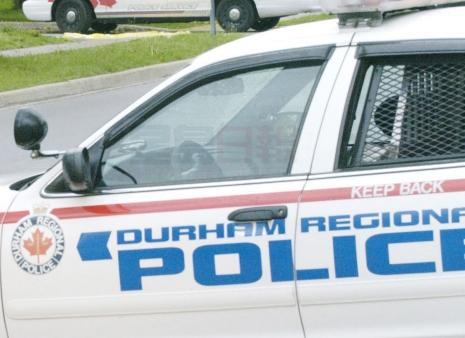 Whitby女子載孫子酒駕撞柵欄被控罪