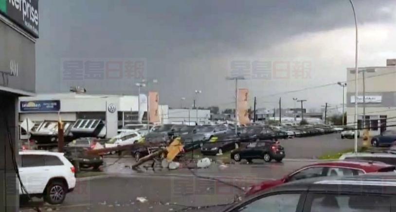 龍捲風襲擊渥太華和加蒂諾 車翻屋毀