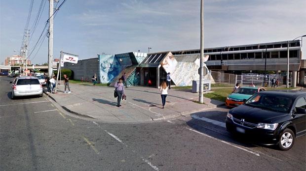 女子在多倫多地鐵站門口暈倒 男子趁機將其性侵