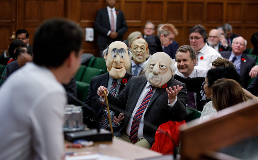 萬聖節，黨團會議驚現2名「厲害的質疑者」